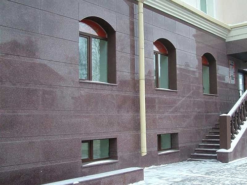 Фасадная мраморная плитка