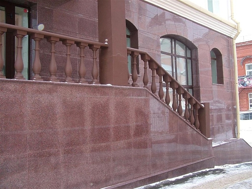 Фасадная мраморная плитка